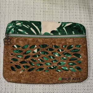 BIOLAGE Ivory Green Tan Cotton Canvas Oak Cork Zip Make Up Cosmetic Travel Bag